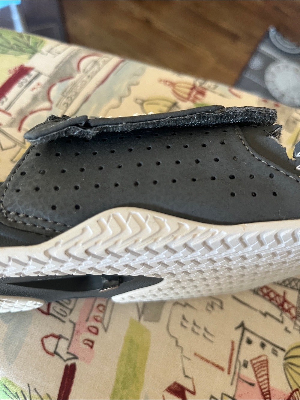 Reef Men’s Fanning, Shadow Grey Slide Sandals - Picture 9 of 11